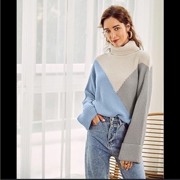 Simplee colorblock knit turtleneck sweater in cream grey blue size small - Picture 2 of 9